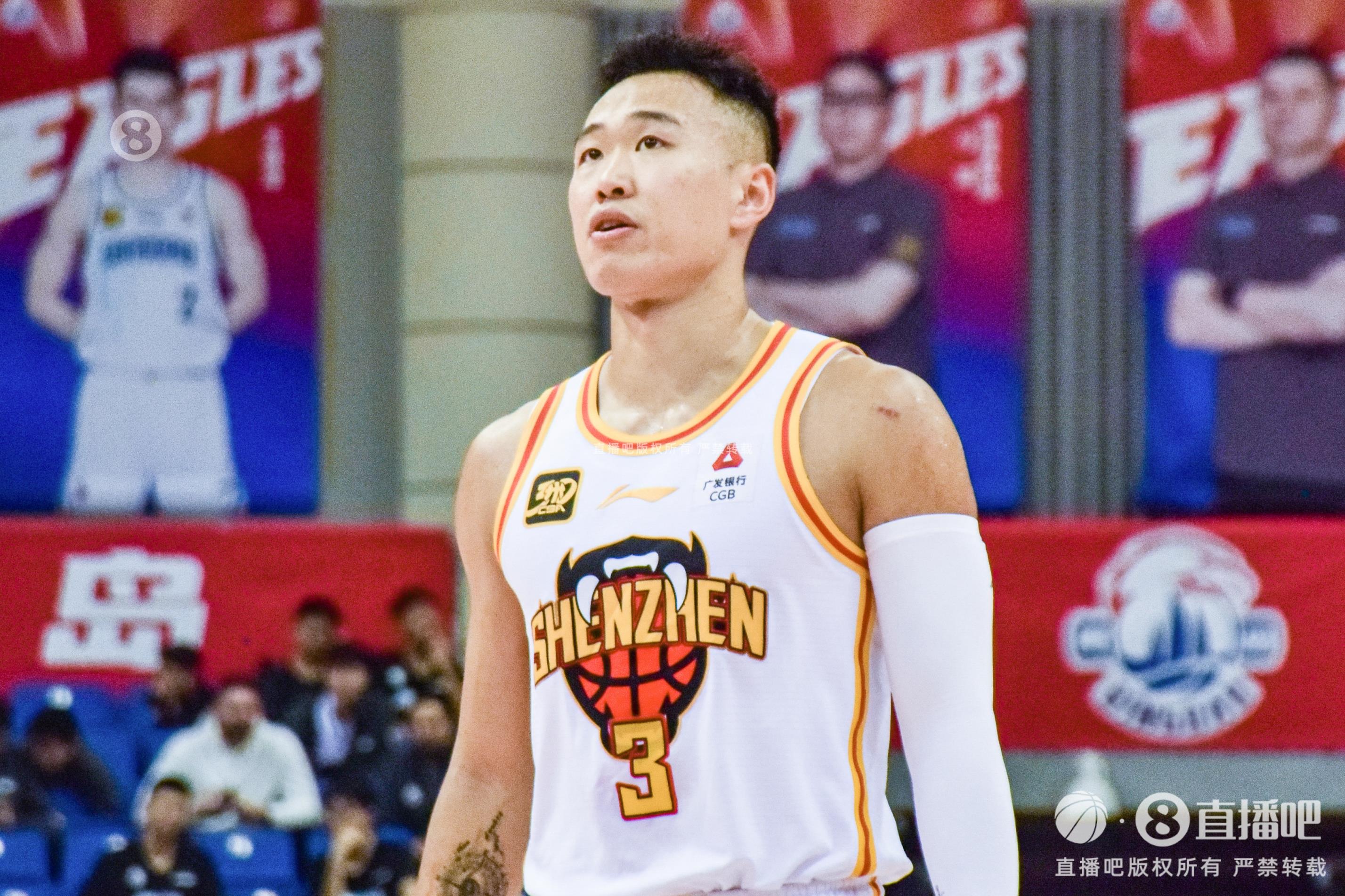 下半場沒給打！賀希寧14分鐘3中0無得分 僅拿3籃板